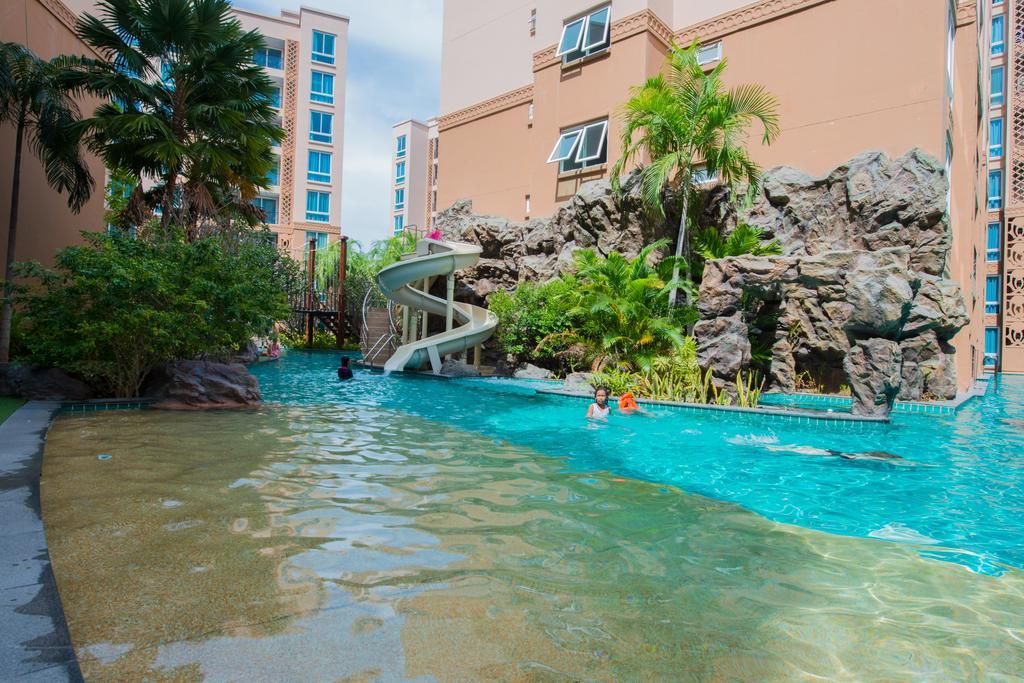 Atlantis Pattaya High Service Pantai Jomtien Luaran gambar