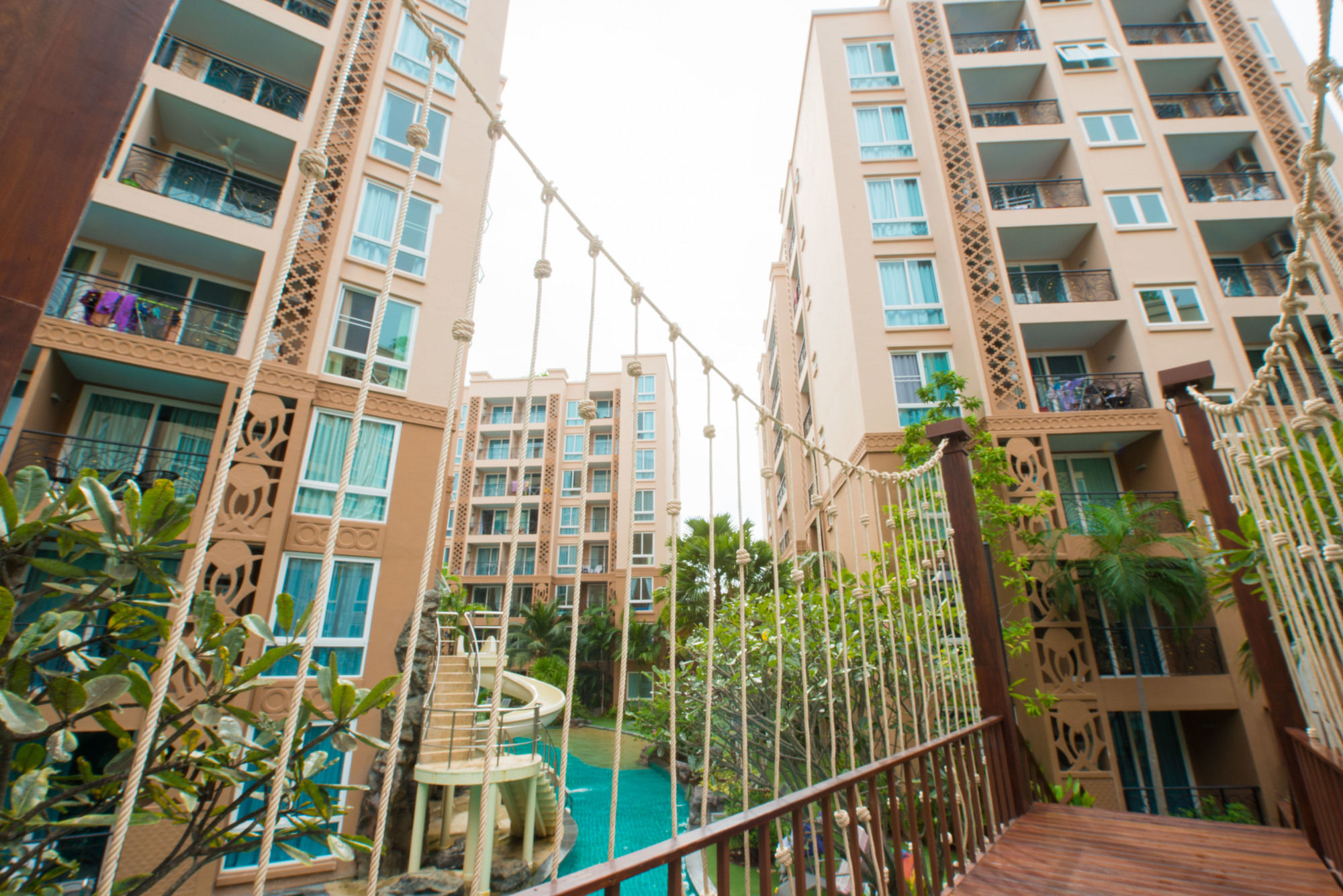 Atlantis Pattaya High Service Pantai Jomtien Luaran gambar