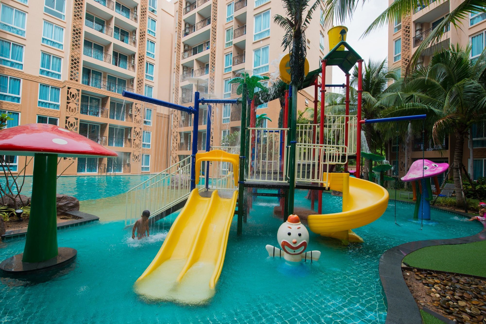 Atlantis Pattaya High Service Pantai Jomtien Luaran gambar