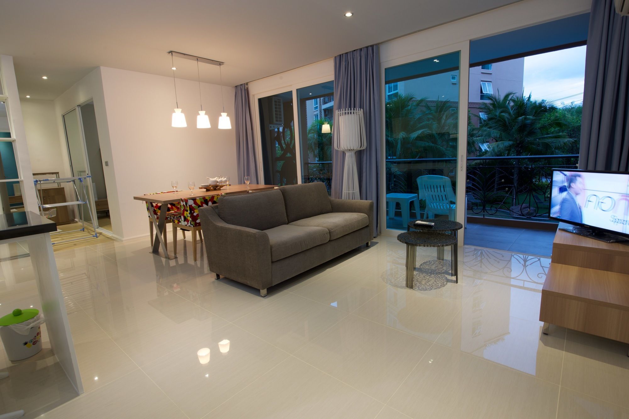 Atlantis Pattaya High Service Pantai Jomtien Luaran gambar